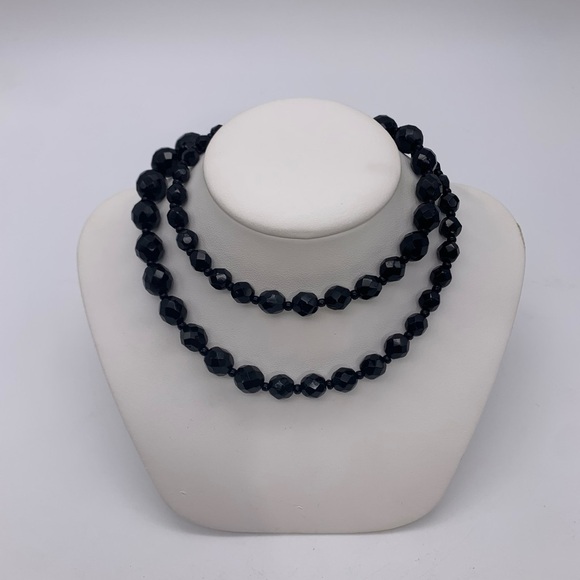 Vintage Women’s Graduated Shiny Black Faced Victorian Gothic Style Glass Beads - Picture 1 of 9